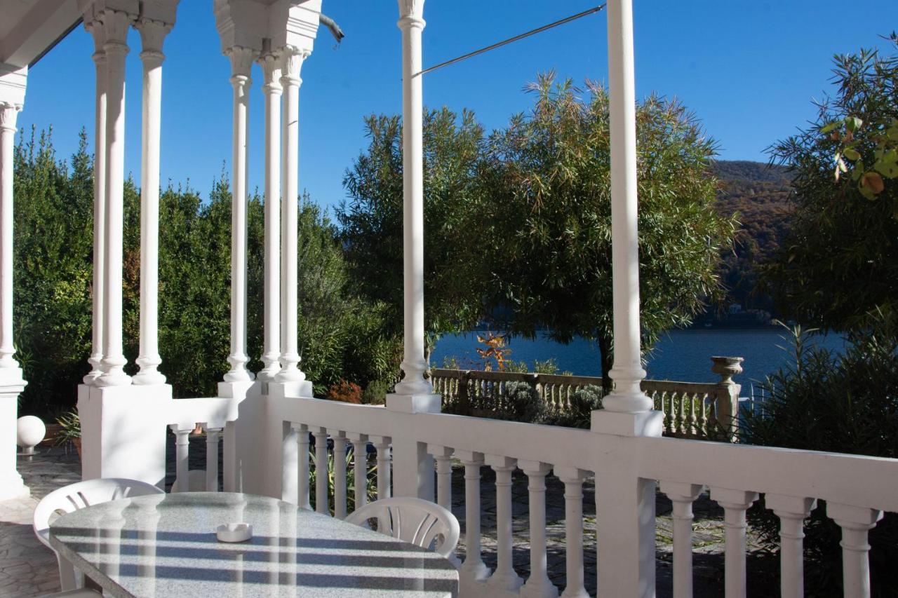 Residence Ville Lago Lugano Porto Ceresio Luaran gambar